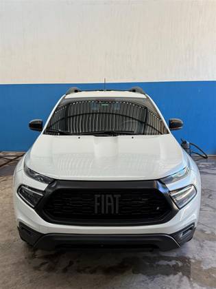 FIAT TORO 2.0 16V TURBO DIESEL ULTRA 4WD AT9 FIAT TORO 2.0 16V TURBO DIESEL ULTRA 4WD AT9